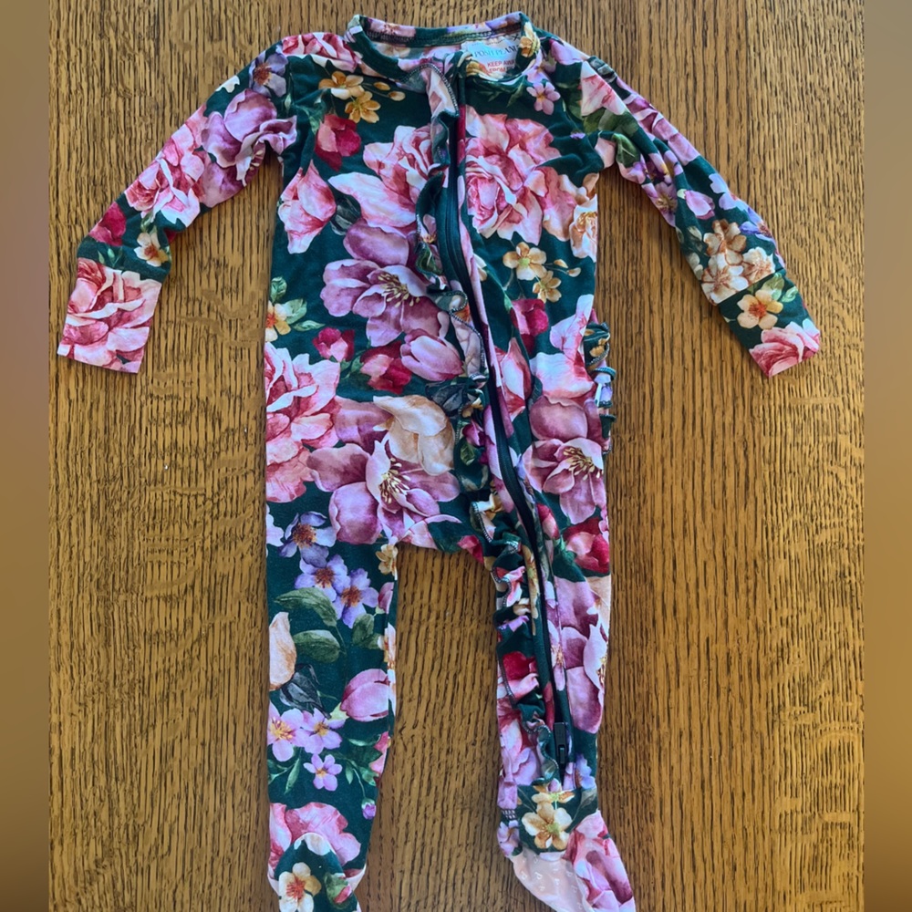 Posh Peanut floral footie